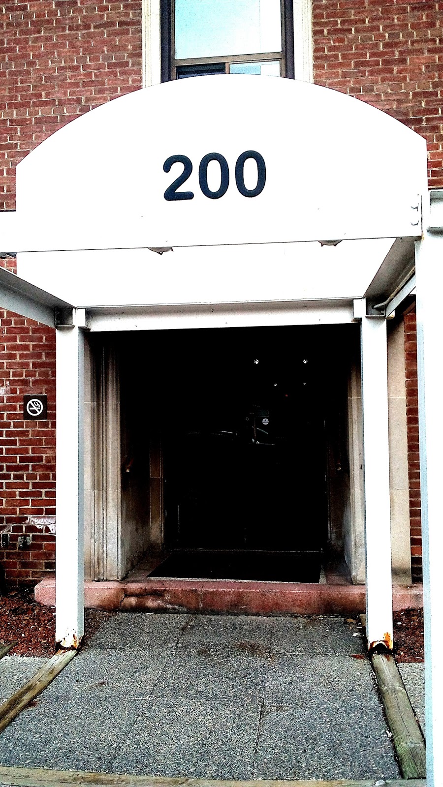 St Clair West Medical Centre | 200 St Clair Ave W, Toronto, ON M4V 1R1, Canada | Phone: (416) 324-8443