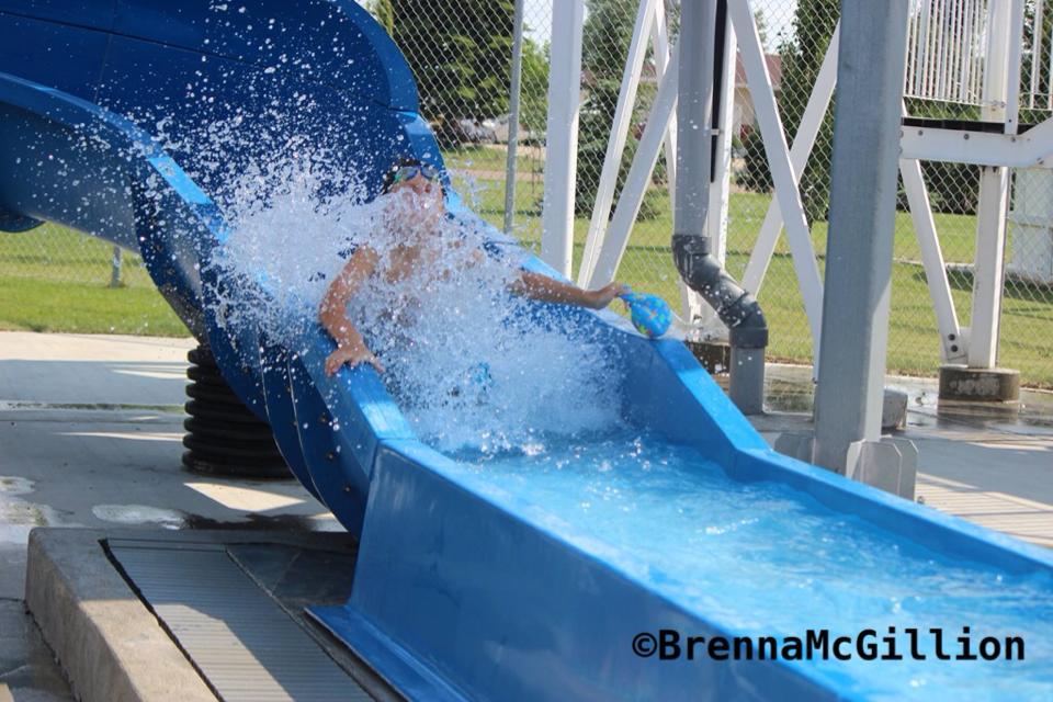 Hanna Swimming Pool and Waterslide | 501 3 St W, Hanna, AB T0J 1P0, Canada | Phone: (403) 854-3983
