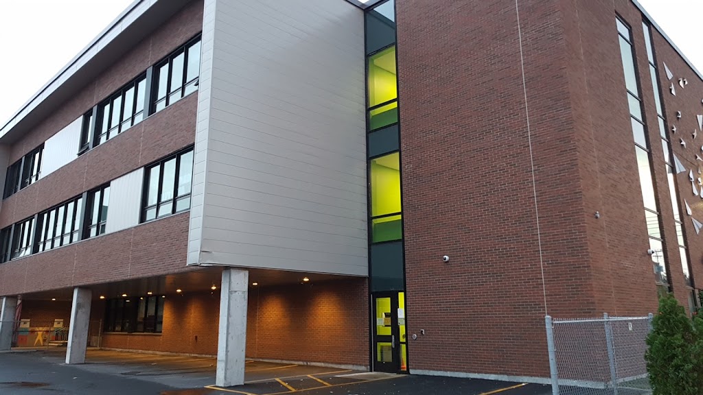 Paul-Jarry school | 676 11e Avenue, Lachine, QC H8S 3G9, Canada | Phone: (514) 855-4201