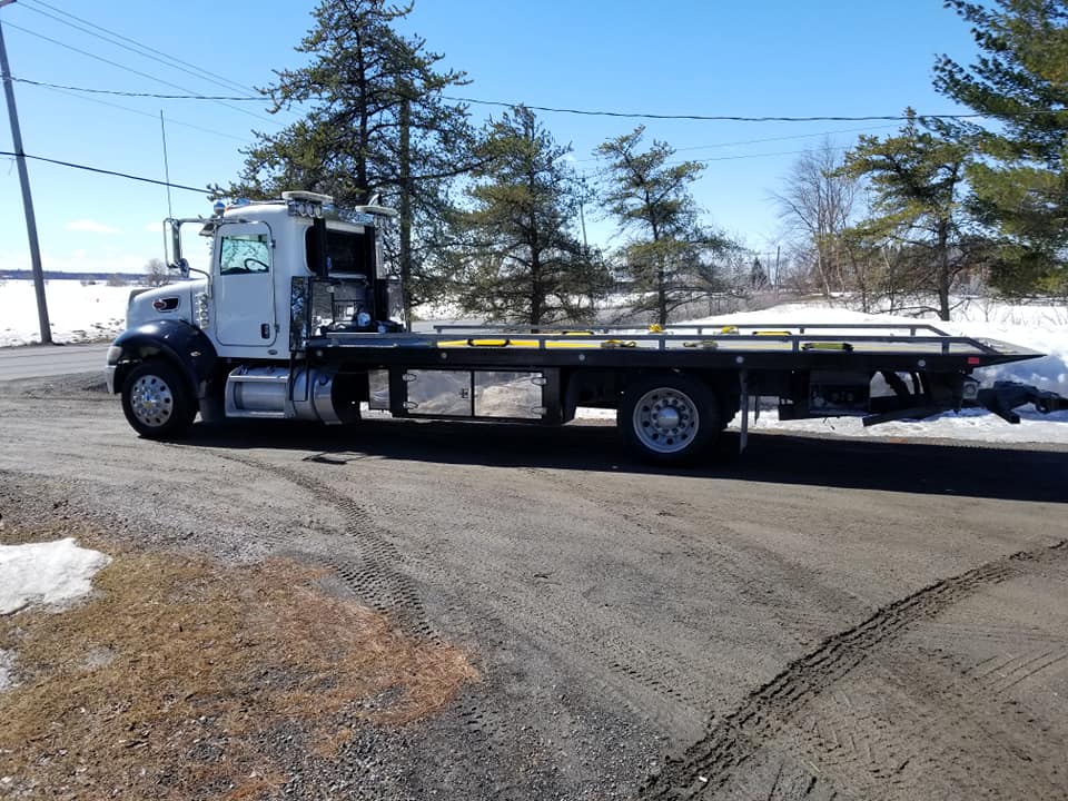 REMORQUAGE TOWING MAXIMUM | 8 Rue Beaucage, Saint-Roch-de-lAchigan, QC J0K 3H0, Canada | Phone: (450) 302-1632