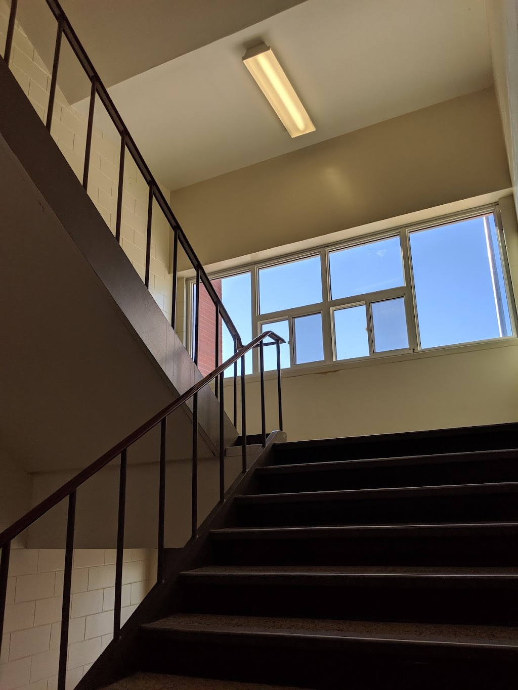 Dakota Collegiate | 661 Dakota St, Winnipeg, MB R2M 3K3, Canada | Phone: (204) 256-4366