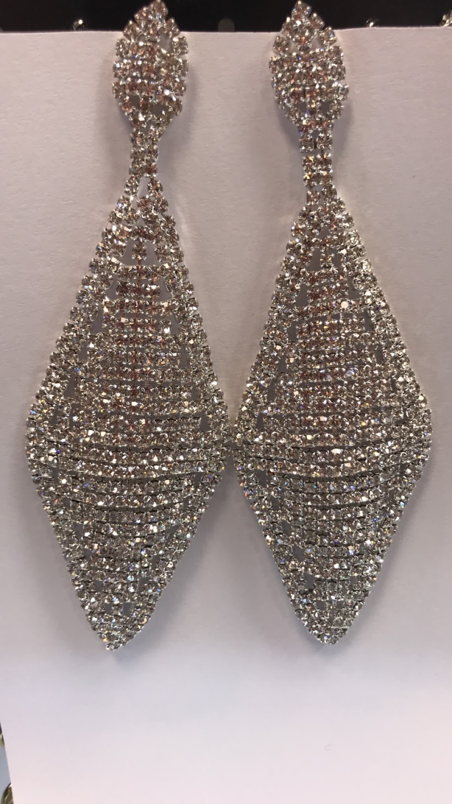 Krish Designs | 1911 Finch Ave W, North York, ON M3N 2V2, Canada | Phone: (416) 630-5158
