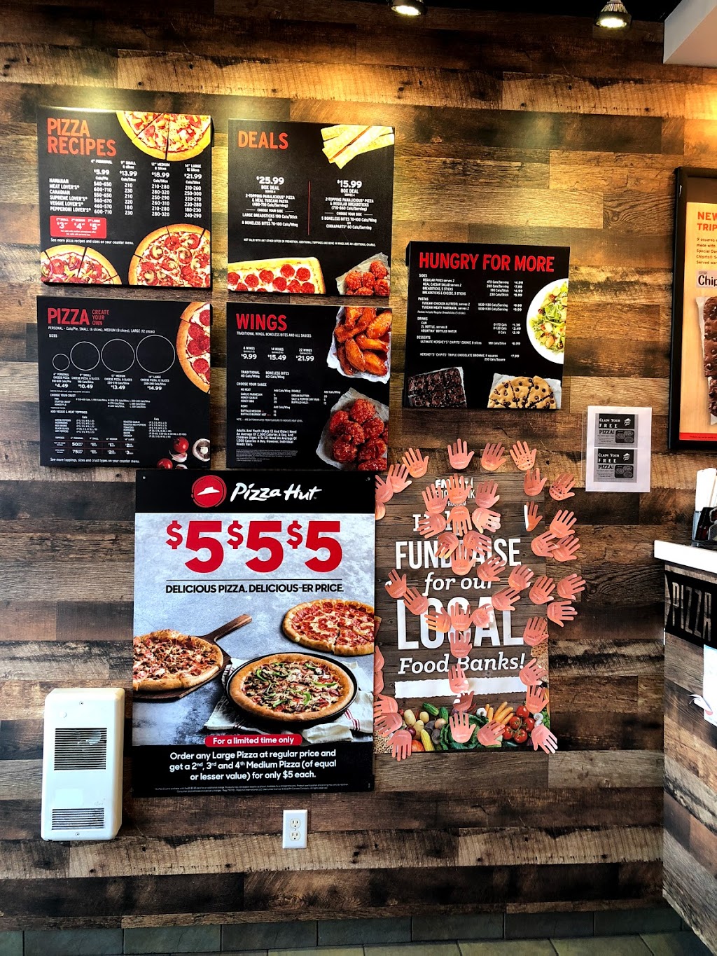 Pizza Hut | 380 Dundas St E Unit 4, Oakville, ON L6H 6Z9, Canada | Phone: (905) 257-3443