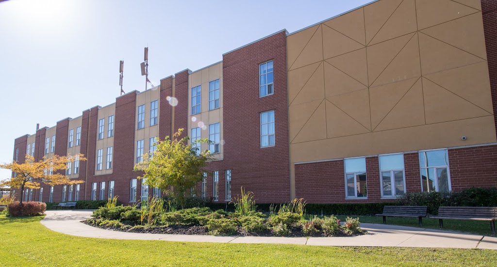 Maple Grove Care Community | 215 Sunny Meadow Blvd, Brampton, ON L6R 3B5, Canada | Phone: (905) 458-7604