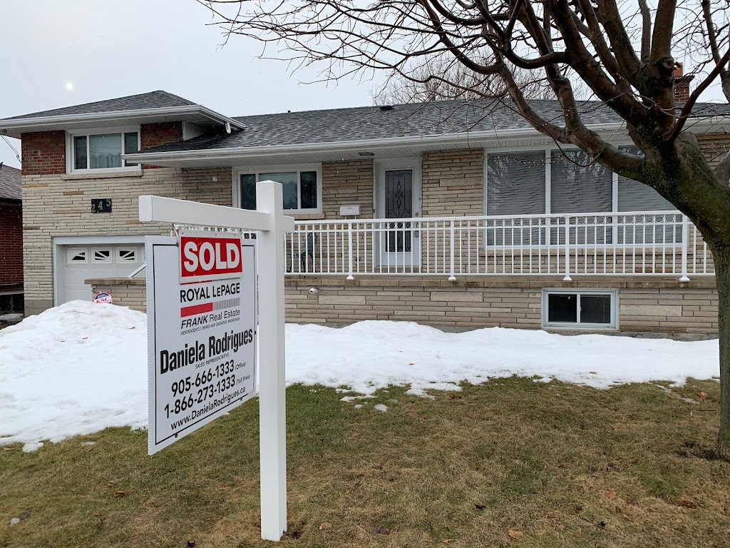 Daniela Rodrigues Royal LePage Frank | 200 Dundas St E, Whitby, ON L1N 2H8, Canada | Phone: (905) 809-9262