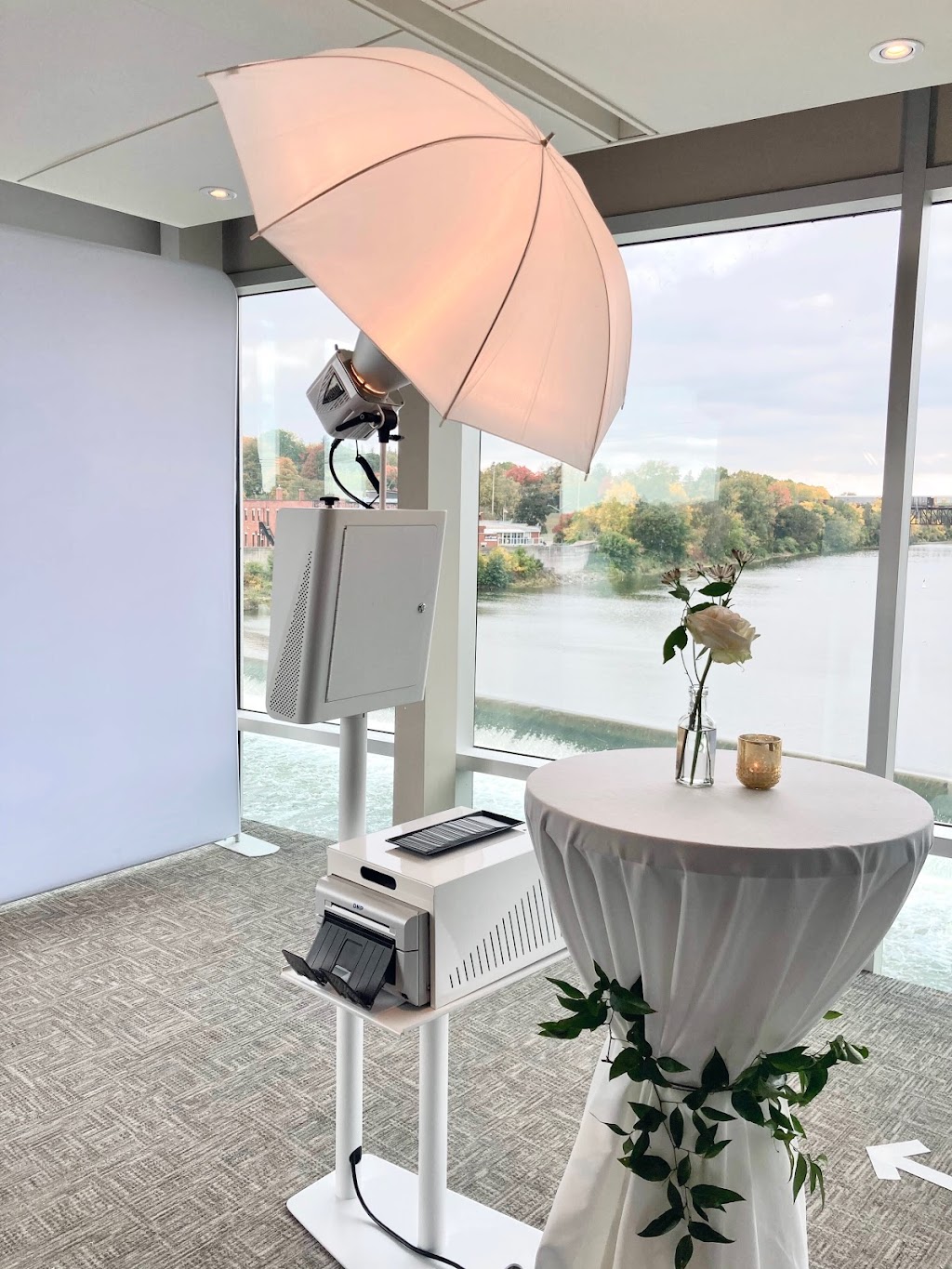One Tree Studio Booth | 276 Copper Creek Dr, Markham, ON L6B 1N7, Canada | Phone: (855) 966-3873
