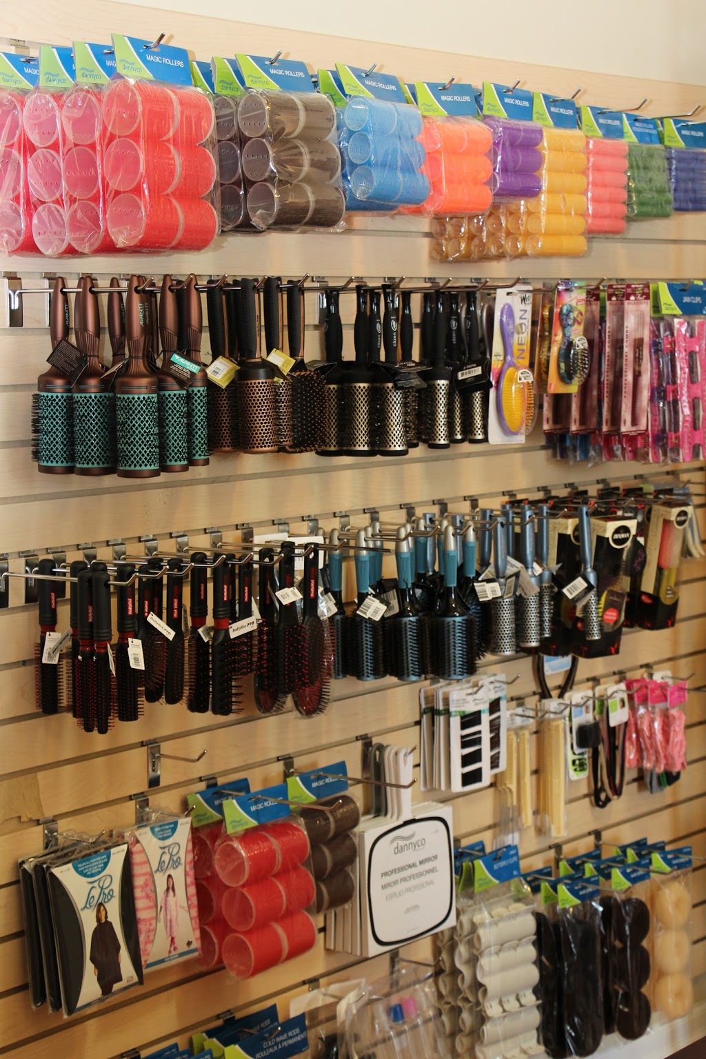Beauty Supply | 6K -420 Vansickle Rd, St. Catharines, ON L2S 0C7, Canada | Phone: (905) 682-2345
