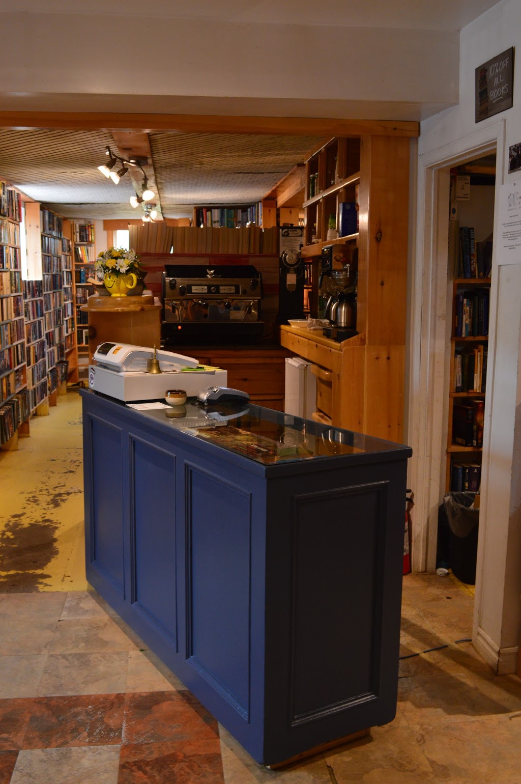 The Book Lady | 24 Market St, Fenelon Falls, ON K0M 1N0, Canada | Phone: (705) 886-2665