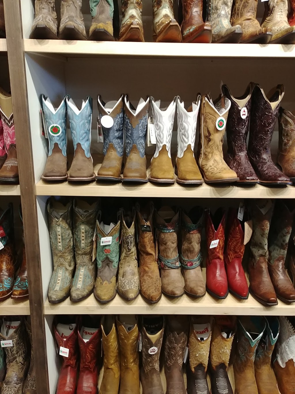 Lammles Western Wear | 4801 Gordon Rd, Regina, SK S4W 0B7, Canada | Phone: (306) 586-1043