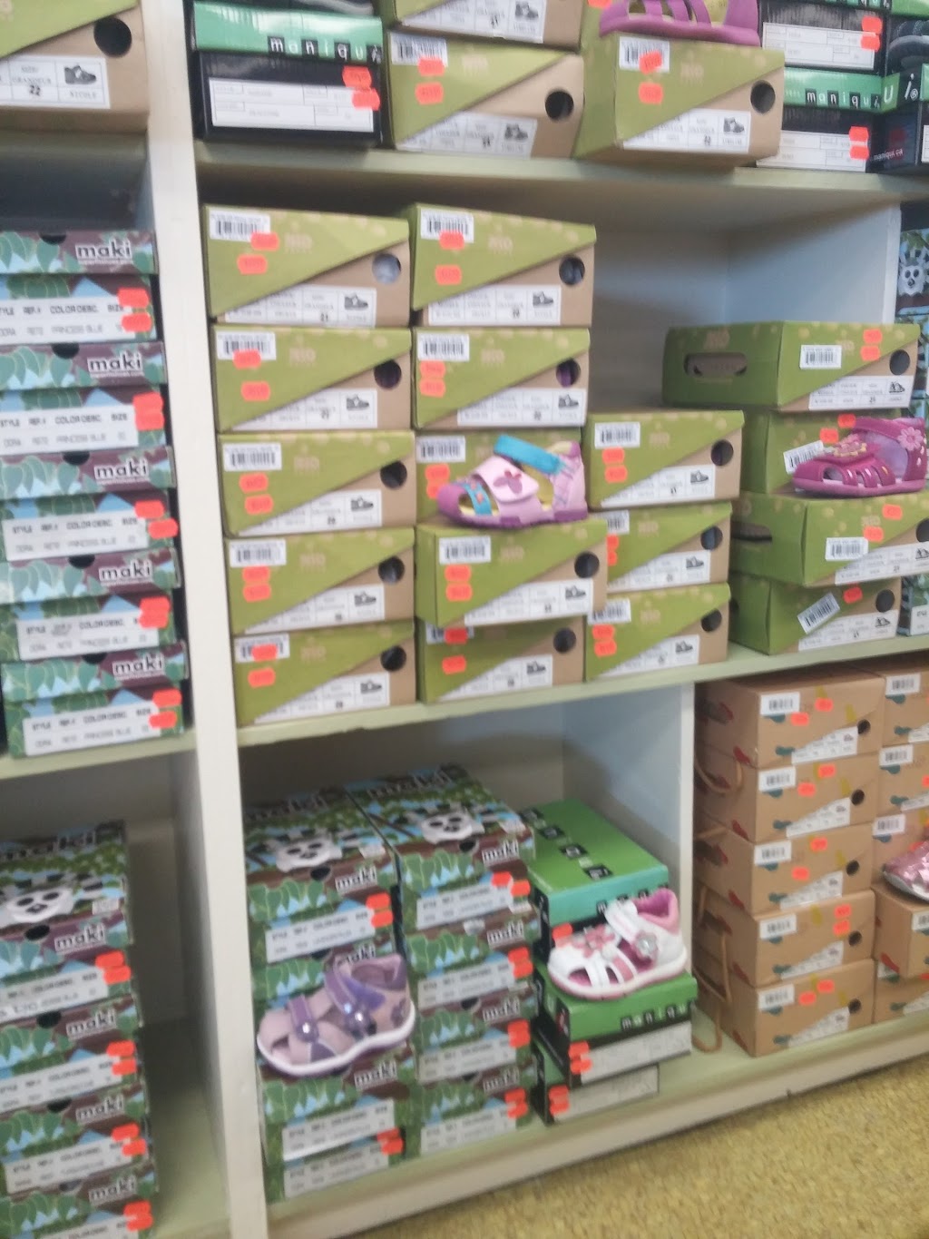 Chaussures Miracle | 564 Bd des Seigneurs, Terrebonne, QC J6W 1T4, Canada | Phone: (450) 471-1977