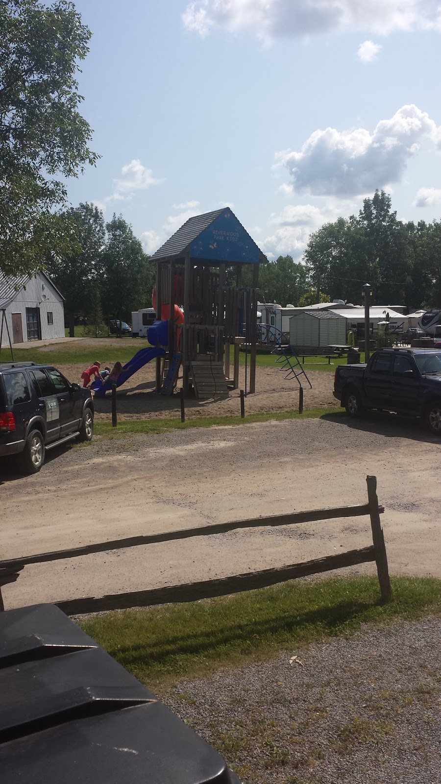 Riverwood Park Campgrounds | 31 Riverwood Park Rd, Lindsay, ON K9V 0K2, Canada | Phone: (705) 324-1655