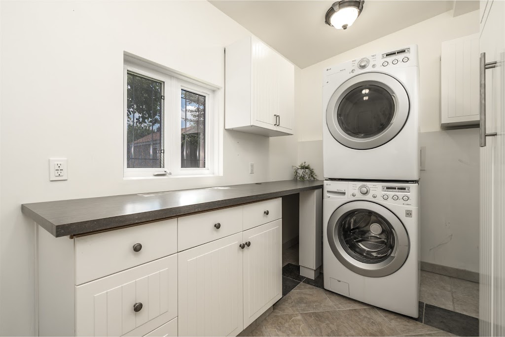 D@HOME Vacation Rental By Heritage Park/Glenmore Reservoir | 39 Hooke Rd, Calgary, AB T2V 3K6, Canada | Phone: (403) 970-2234