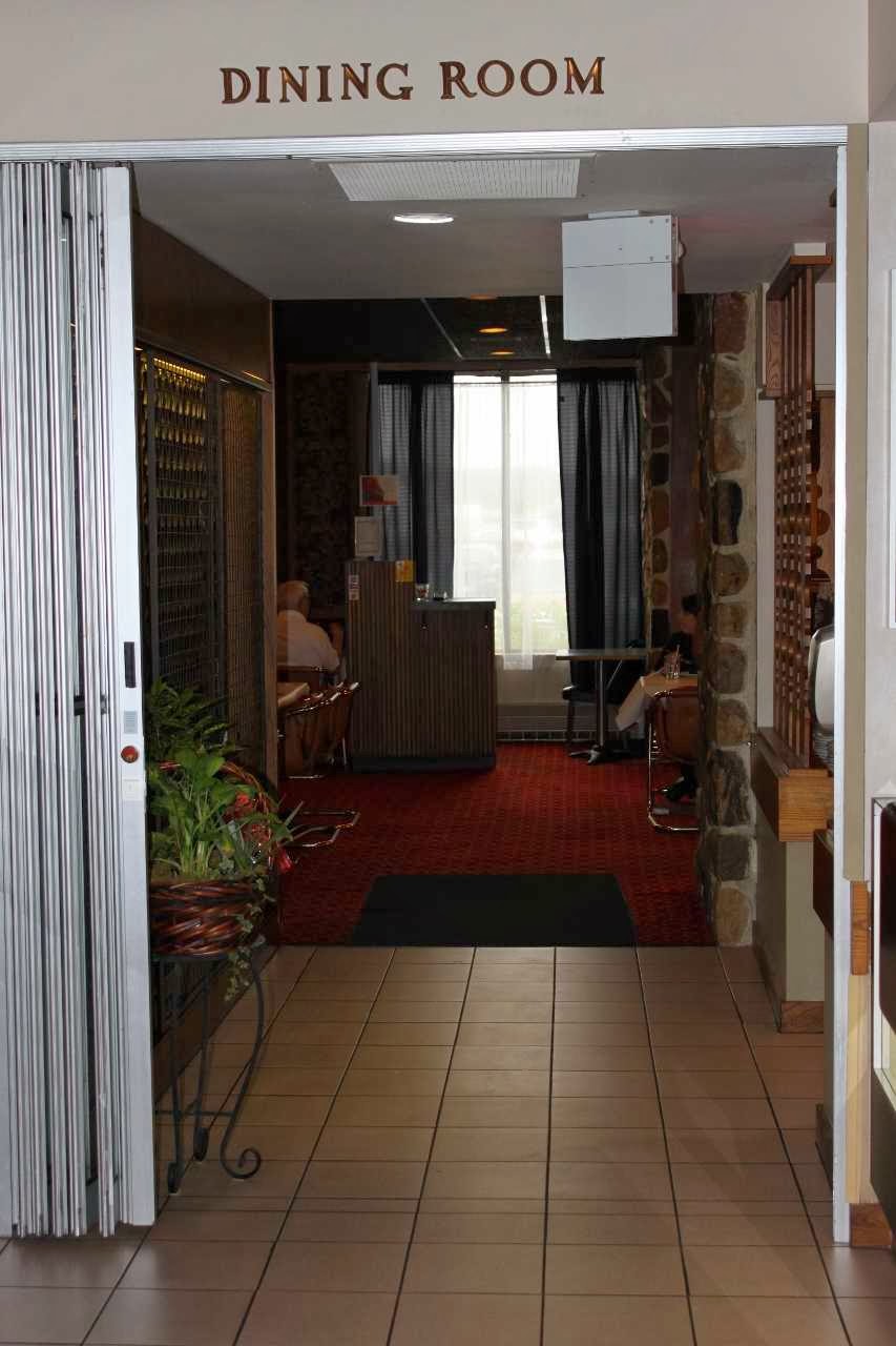 Econo Lodge Sudbury | 1145 Lorne Street, Sudbury, ON P3C 4S8, Canada | Phone: (705) 674-4203