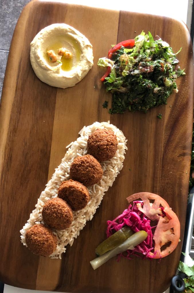 Zayzoun Mediterranean Restaurant | 3836 Bloor St W, Etobicoke, ON M9B 1L1, Canada | Phone: (647) 748-2364