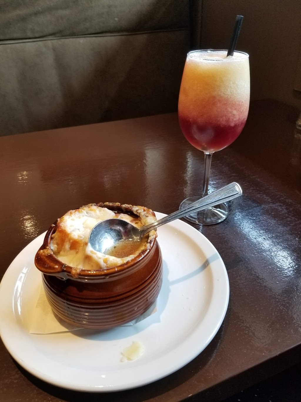 Ginos Restaurant | 431 E Columbia St, New Westminster, BC V3L 3X4, Canada | Phone: (604) 525-1071