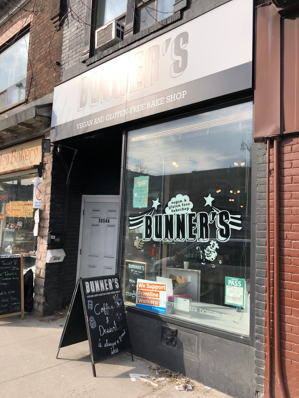 Bunners Bake Shop | 3054 Dundas St W, Toronto, ON M6P 1Z7, Canada | Phone: (647) 352-2975
