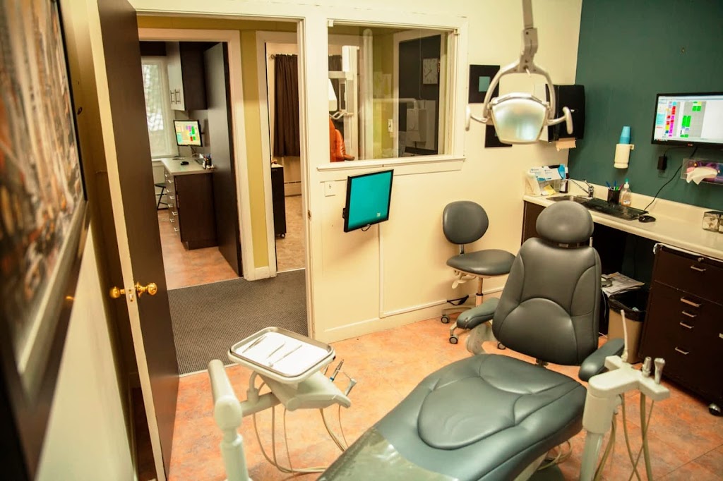 Clinique Dentaire Dr Benoit Bousquet - Victoriaville | 35 Rue Notre Dame O, Victoriaville, QC G6P 1R6, Canada | Phone: (819) 752-5526