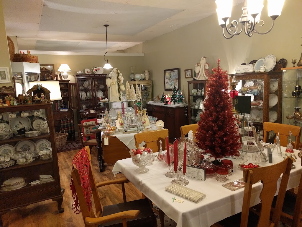 Rose Cottage Antiques and Gifts | 401 Water St, Summerside, PE C1N 1C8, Canada | Phone: (902) 724-3399