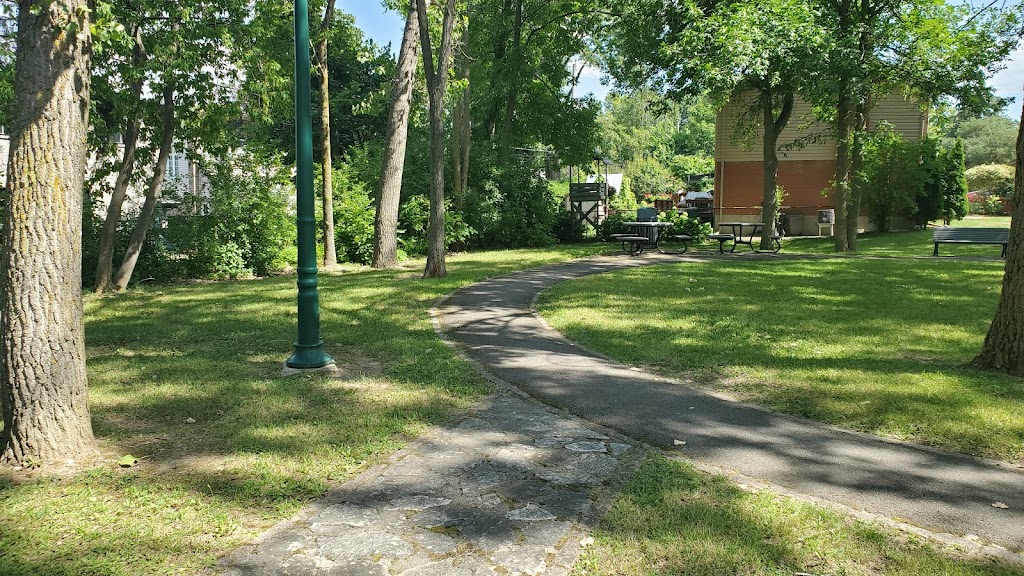 Parc Sainte-Suzanne | Rue Saint-Gabriel, Montreal, QC H8Y 1Z7, Canada | Phone: (514) 872-0311
