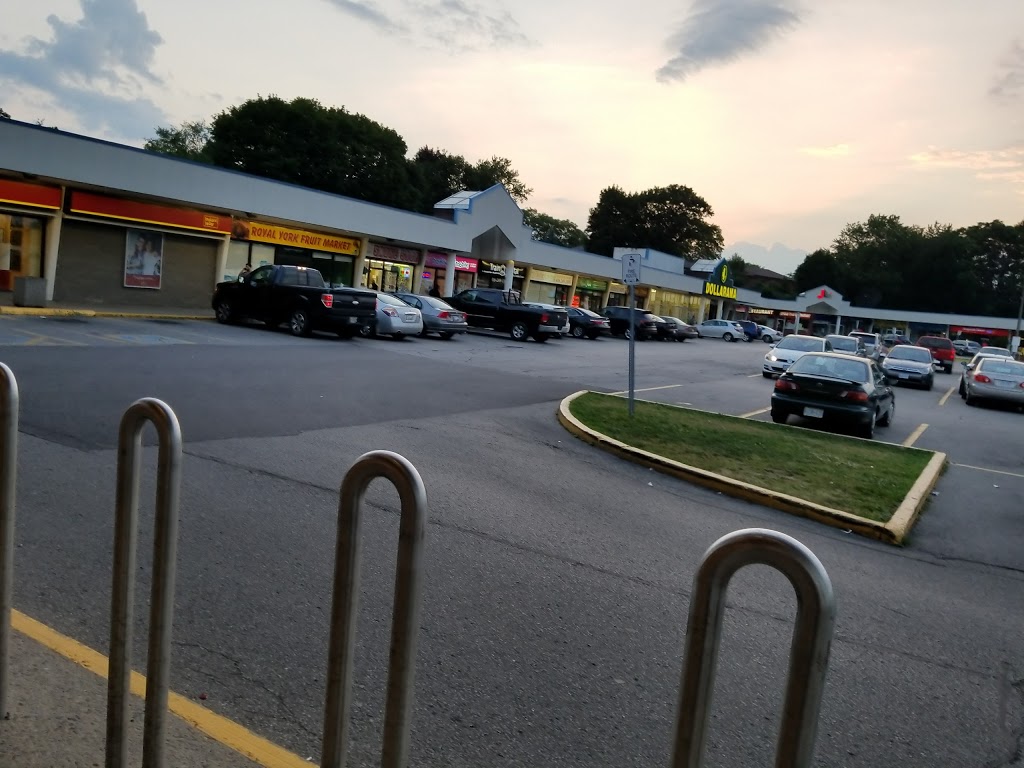 Baskin Robbins - 1500 Royal York Rd, Etobicoke, ON M9P 3B6, Canada