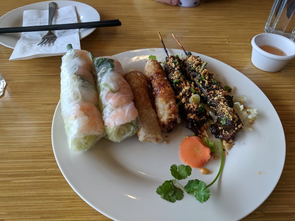 Lemongrass West restaurant | 3715 51 St SW #116, Calgary, AB T3E 6V2, Canada | Phone: (403) 242-2633