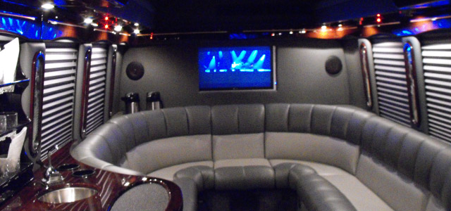 Foley Bus Lines | 287 St Lawrence St W #277, Madoc, ON K0K 2K0, Canada | Phone: (613) 473-4624
