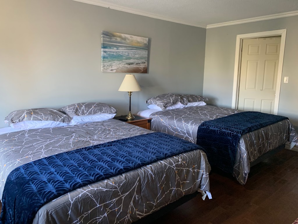 Pine Tree Motel - !UNDER NEW MANAGEMENT! | 8663 ON-60, Eganville, ON K0J 1T0, Canada | Phone: (613) 628-3403