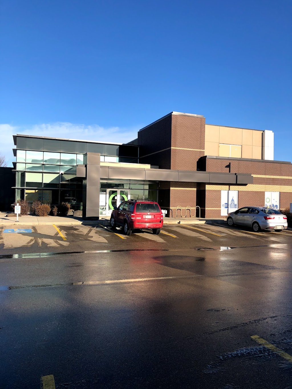 Servus Credit Union - Manning | 14404 Miller Blvd NW, Edmonton, AB T5Y 0G3, Canada | Phone: (780) 496-7499