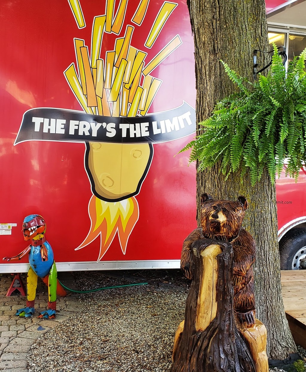 The Frys The Limit | restaurant | 245 Barrie St, Thornton, ON L0L 2N0, Canada | 7058815055 OR +1 705-881-5055