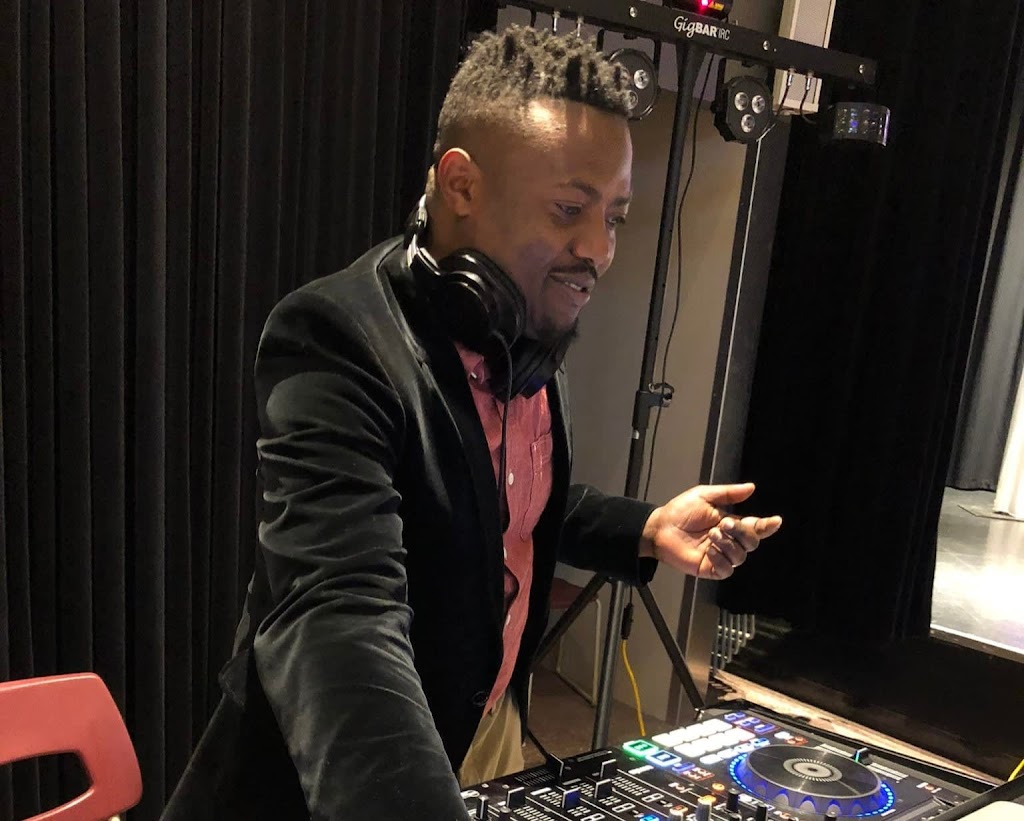 DJ Ferry Dee | 874 Rte du Président-Kennedy, Pintendre, QC G6C 1A6, Canada | Phone: (418) 265-8288