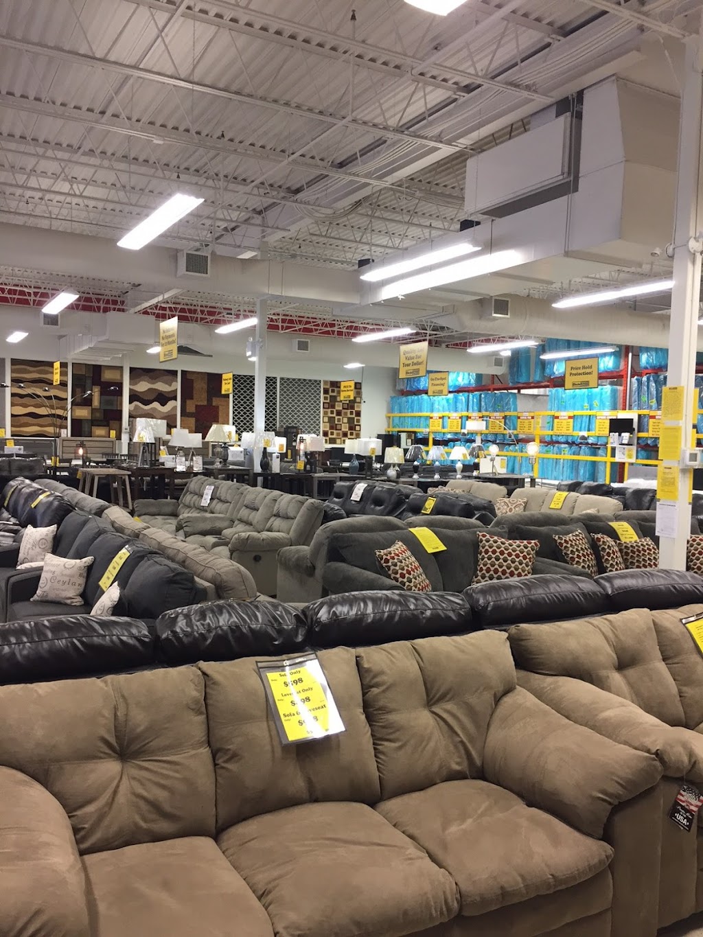 Surplus Furniture and Mattress Warehouse | 1298 Trafalgar St, London, ON N5Z 1H9, Canada | Phone: (519) 455-7800