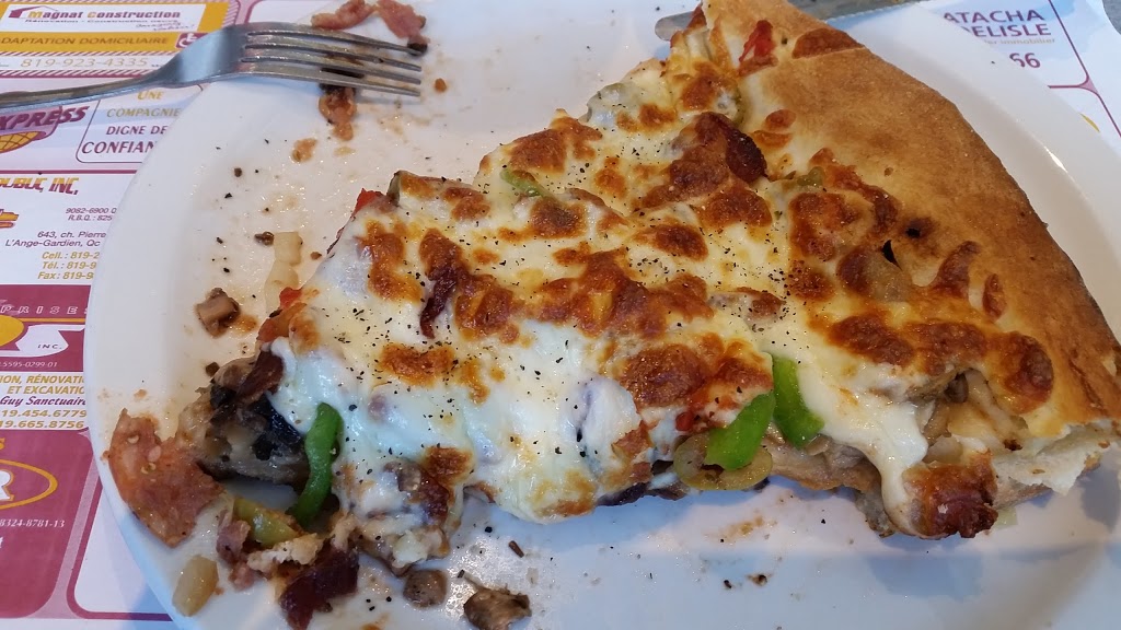 Buckingham Pizza | 421 Avenue de Buckingham, Gatineau, QC J8L 2G8, Canada | Phone: (819) 986-8555