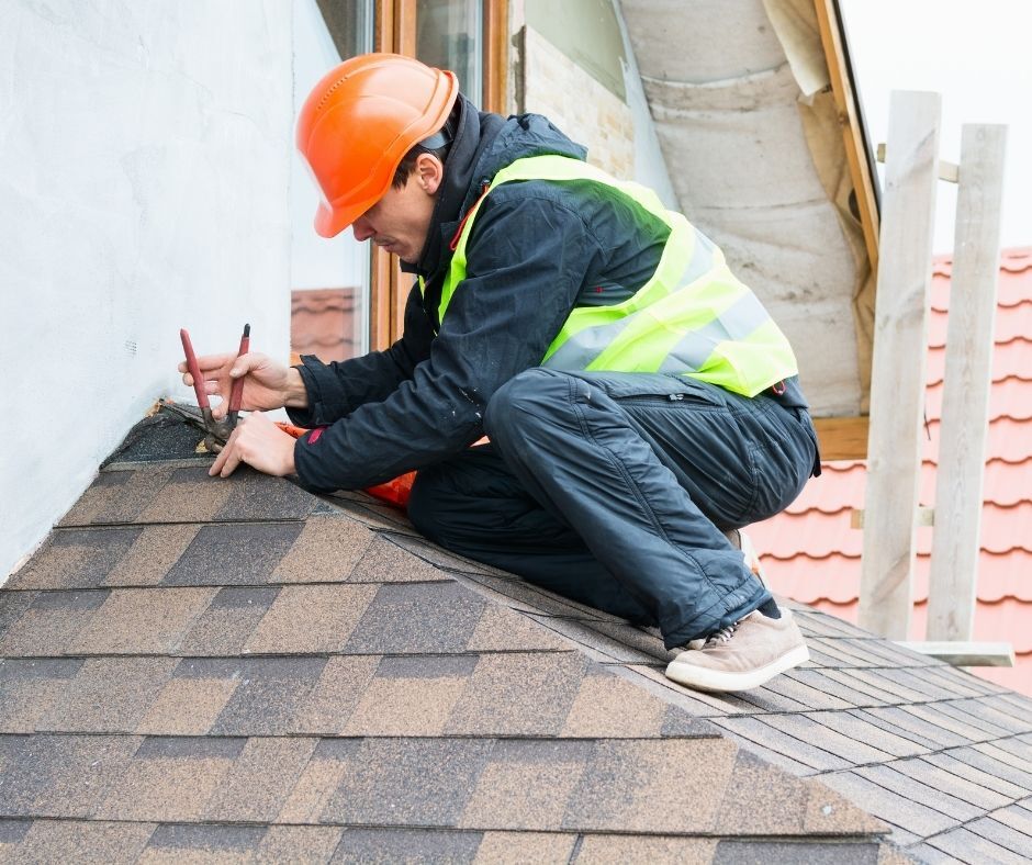 Expert Roofing Red Deer | 52 Oak Dr E, Red Deer, AB T4P 0B8, Canada | Phone: (587) 713-4552