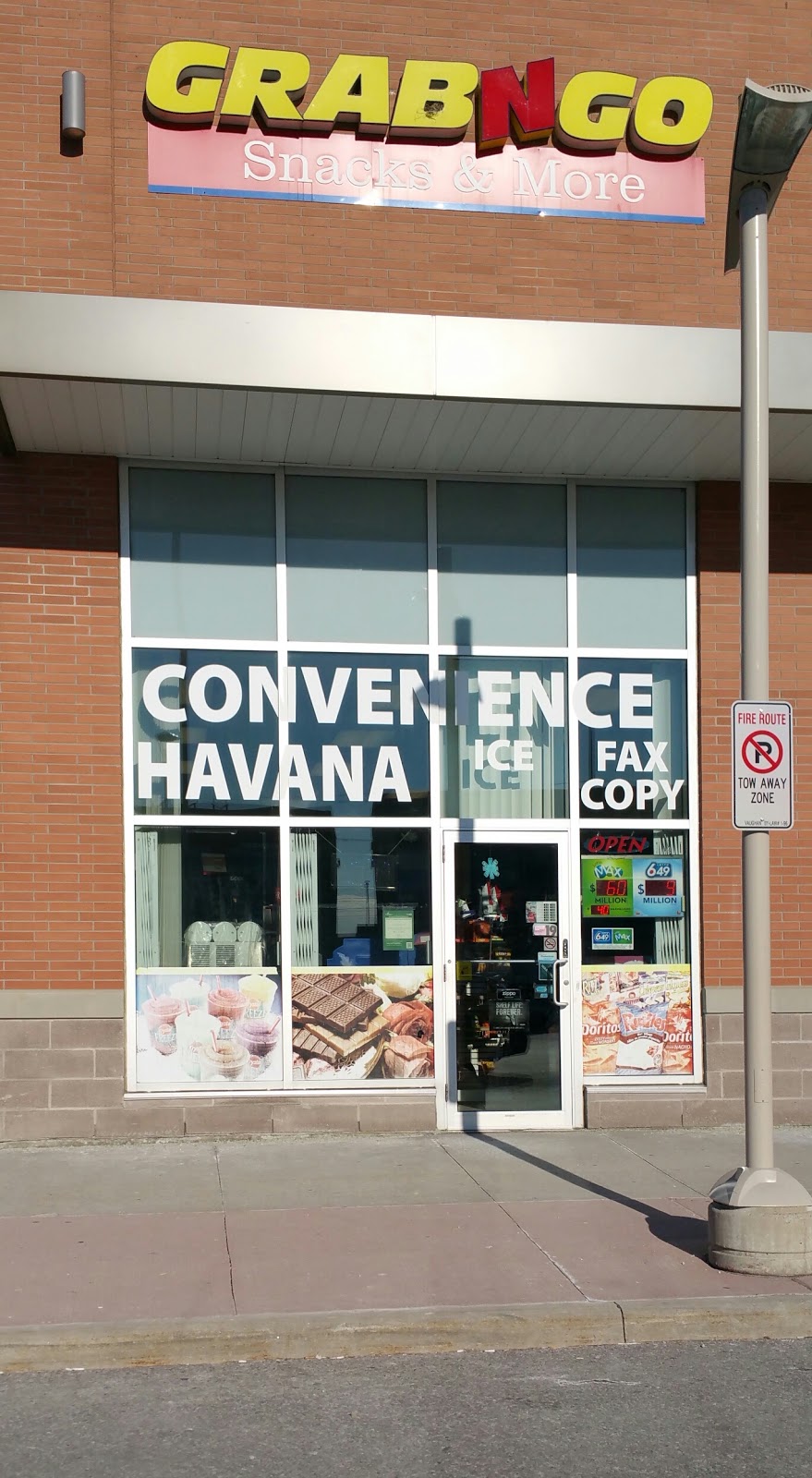 Grab N Go | 9320 Bathurst St, Maple, ON L6A 4N9, Canada | Phone: (905) 303-2340