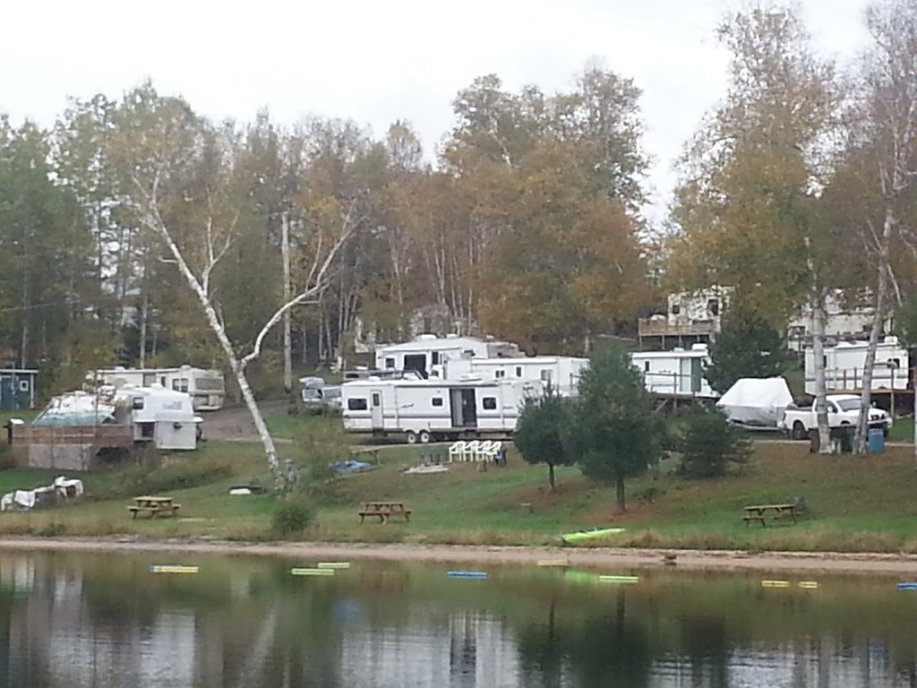 Domaine Le Ptit Peu Plus | 910 Chemin de la Presquîle, Lac-des-Îles, QC J0W 1J0, Canada | Phone: (819) 597-2213