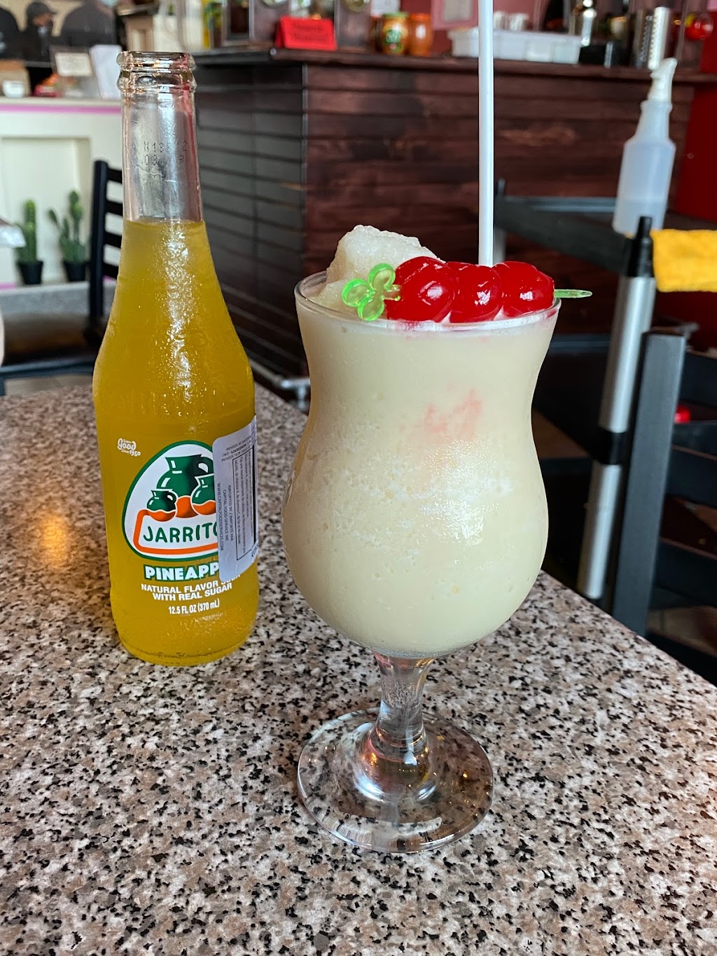Tacochon Restaurant Mexicain | 2212 Bd du Curé-Labelle, Laval, QC H7T 1R1, Canada | Phone: (450) 934-0848