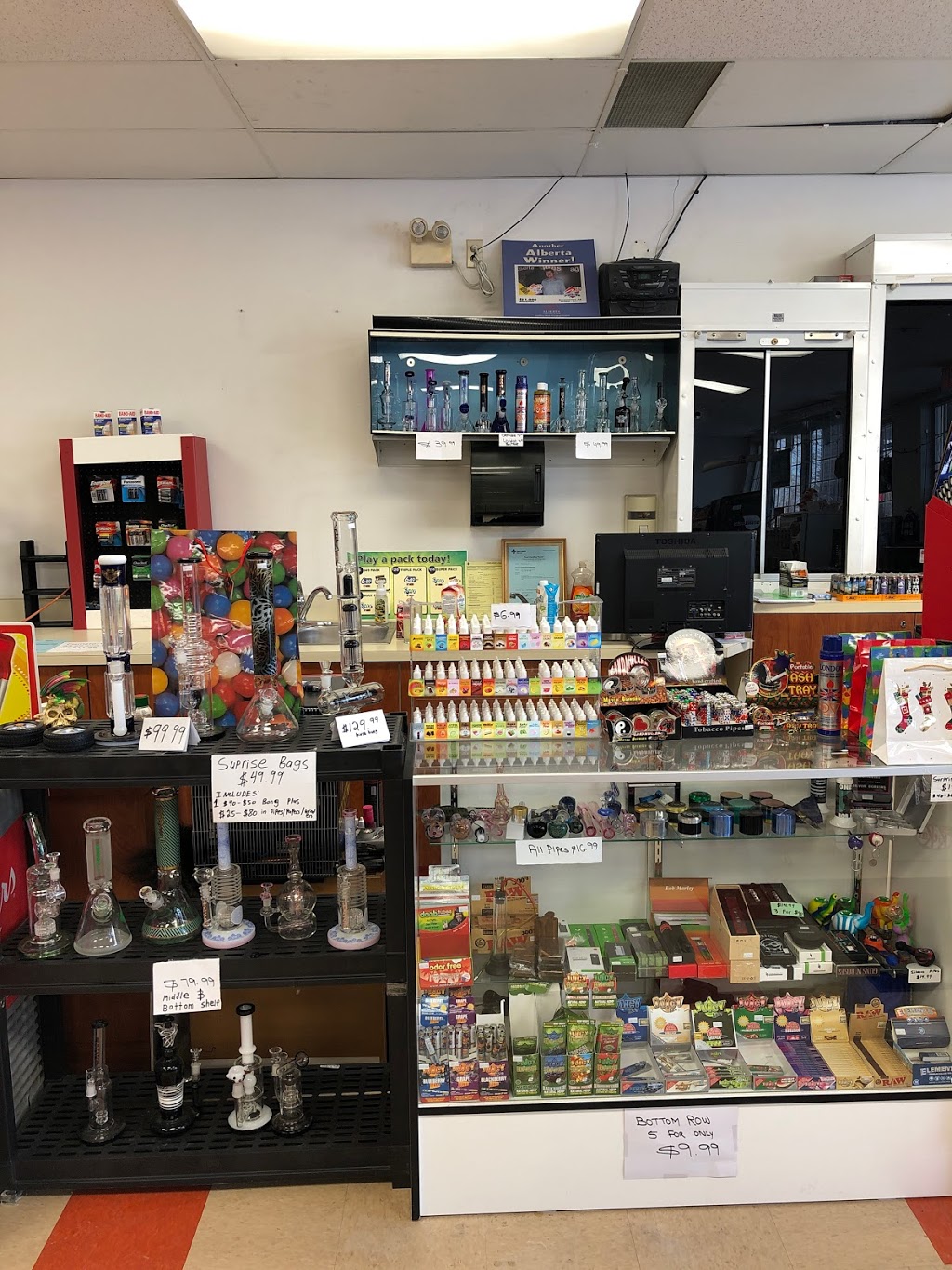 Harvest Hills Convenience Store | 33 Harvest Hills Dr NE #1, Calgary, AB T3K 4R2, Canada | Phone: (403) 226-2881
