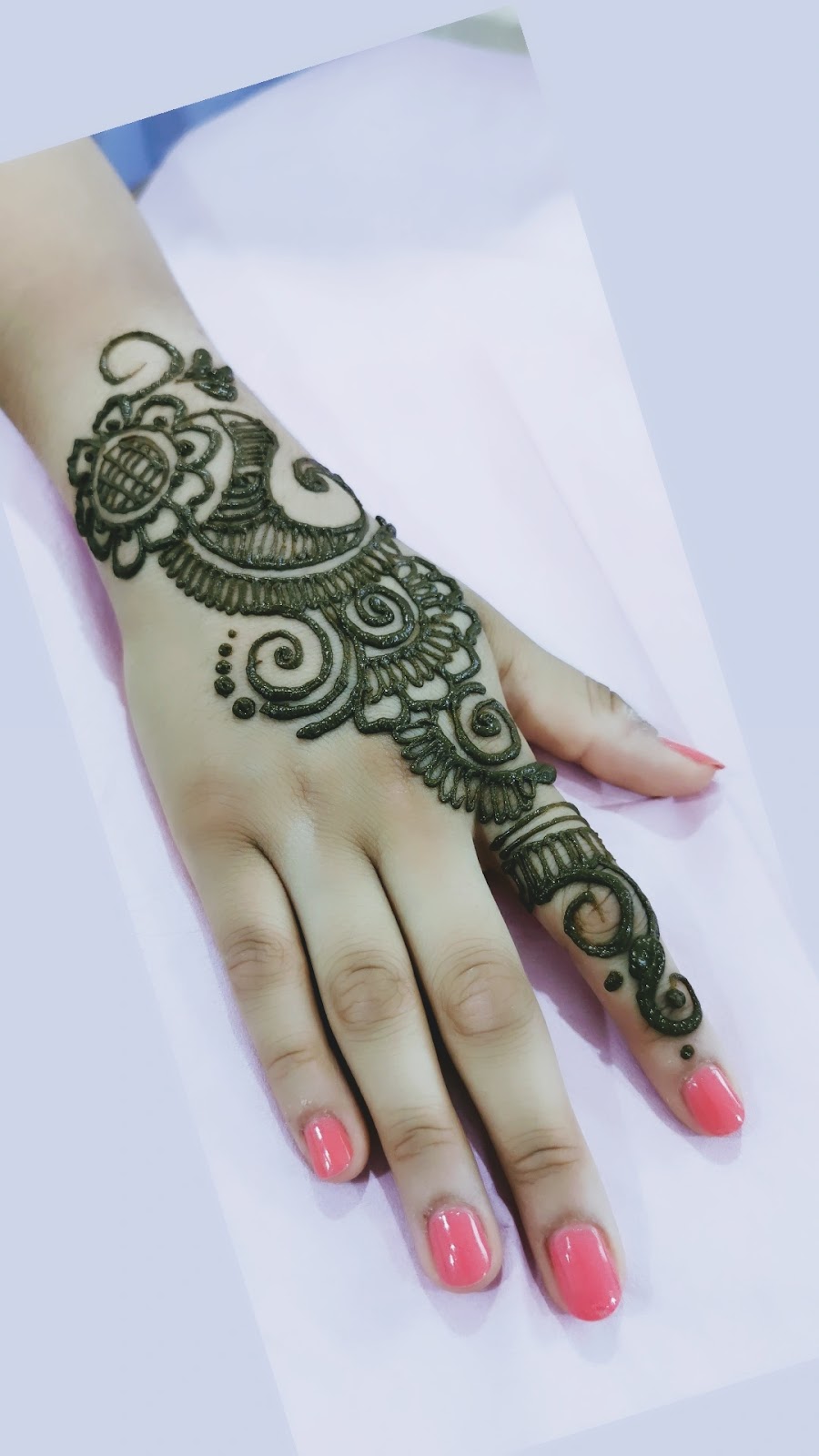 Henna By Nusrat | 8 Easts Corners Blvd, Kleinburg, ON L4H 4J1, Canada | Phone: (647) 997-6786