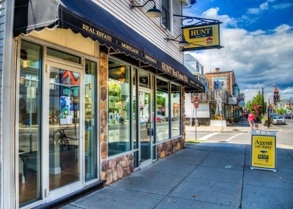 HUNT Real Estate ERA | 720 Elmwood Ave, Buffalo, NY 14222, USA | Phone: (716) 883-2200