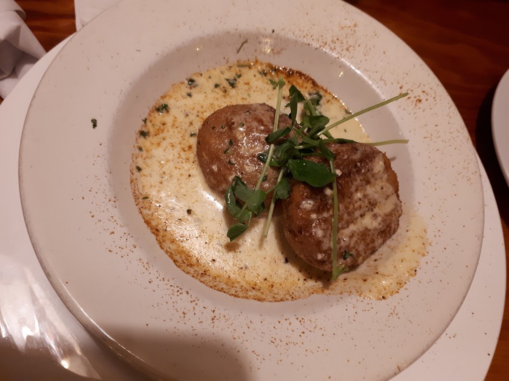 Molly & OJs Restaurant | 875 Mariners Rd, Erieau, ON N0P 1N0, Canada | Phone: (519) 676-8812