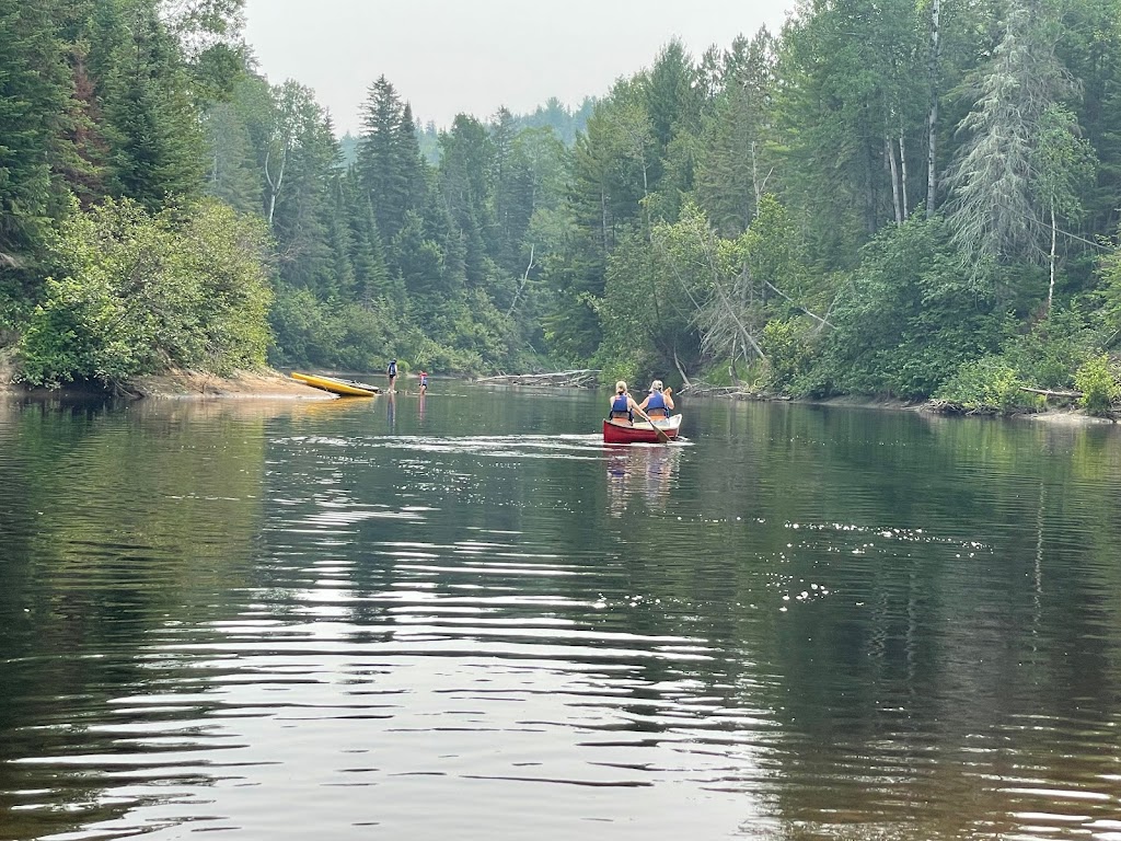 Chalet le Couvreur des Bois 2 | 500 Rue Dominique, Saint-Alexis-des-Monts, QC J0K 1V0, Canada | Phone: (819) 470-0586