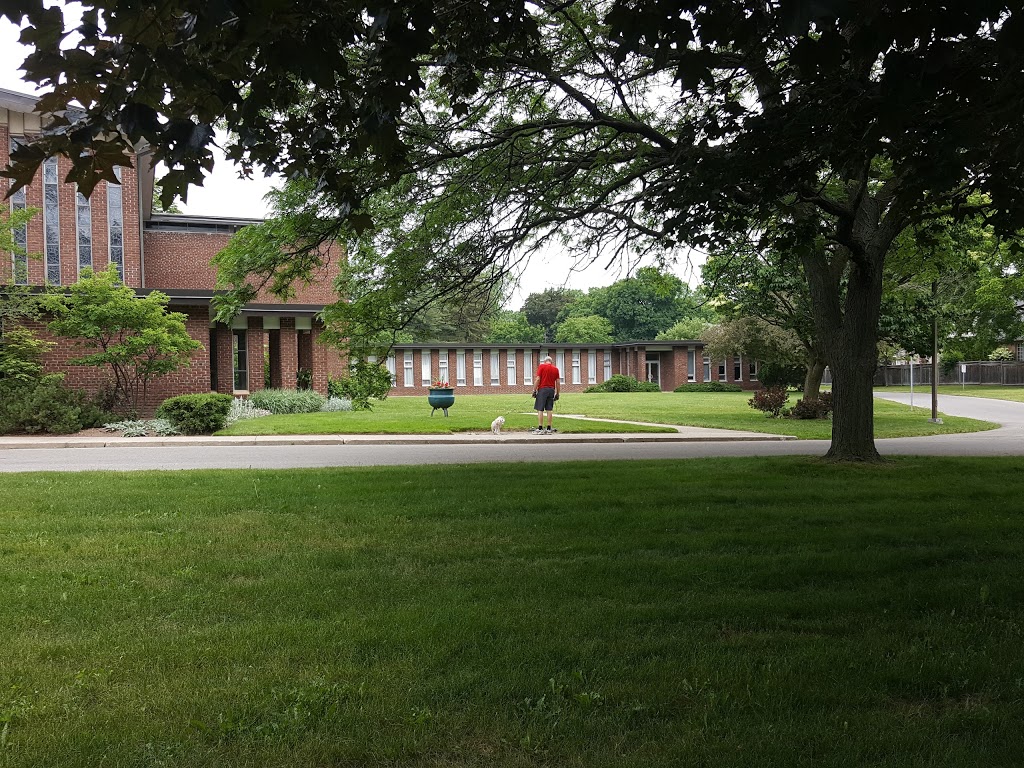 Wellington Square United Church | 2121 Caroline St, Burlington, ON L7R 1L7, Canada | Phone: (905) 634-1849