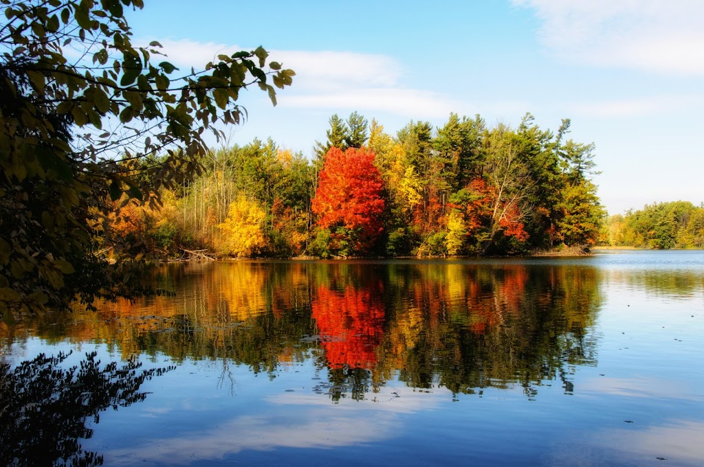 Bond Lake | 12691 Yonge St, Richmond Hill, ON L4E 0K8, Canada