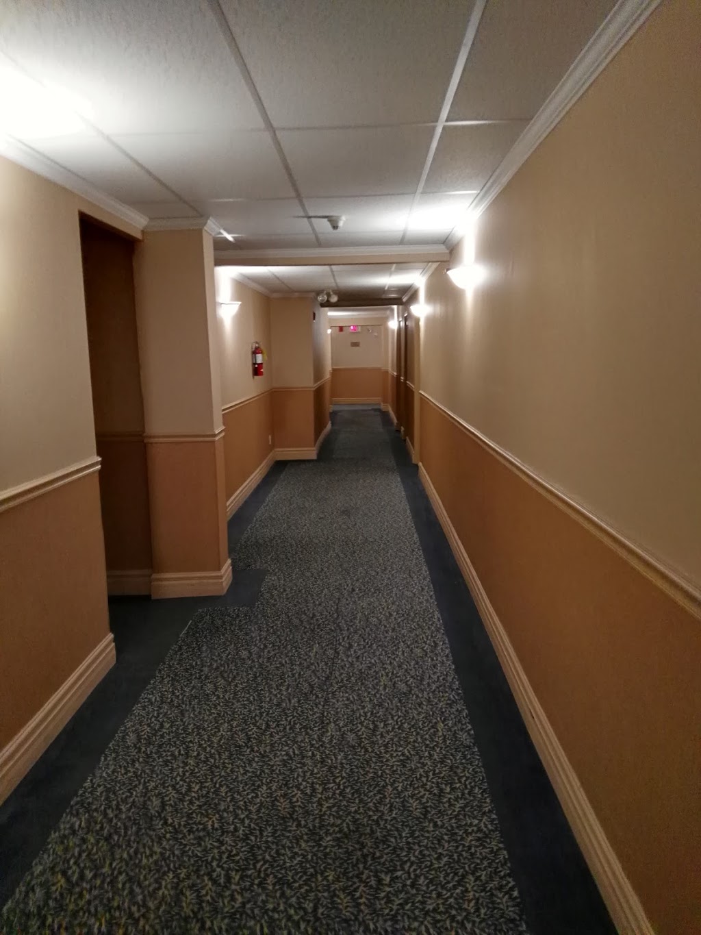 Glengate Hotel | 5534 Stanley Ave, Niagara Falls, ON L2G 3X2, Canada | Phone: (905) 357-1333