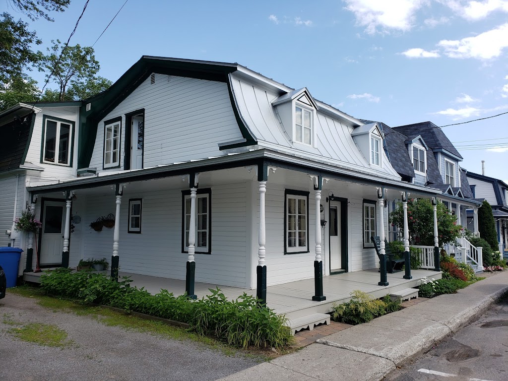 Theatre Du Vieux-Terrebonne | 866 Rue St Pierre, Terrebonne, QC J6W 1E5, Canada | Phone: (450) 492-4777