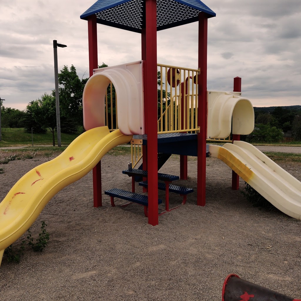 Northview Heights - Cambridge Spray Pad | 120 Carter Crescent, Cambridge, ON N1R 6A9, Canada | Phone: (519) 740-4681