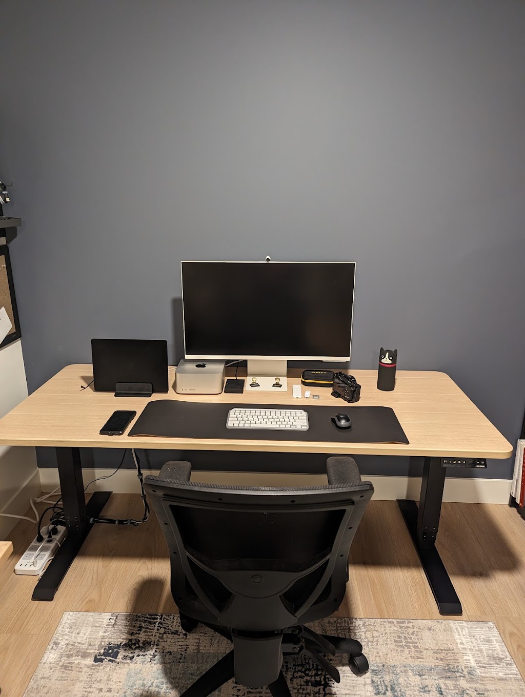 EFFYDESK | 2440 Canoe Ave #110, Coquitlam, BC V3K 6C2, Canada | Phone: (604) 715-7577