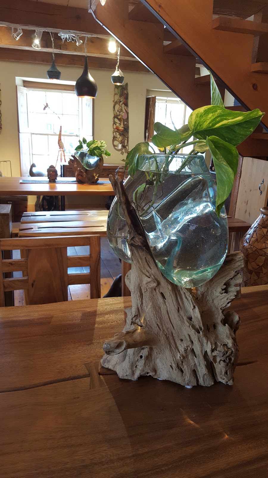 Chaiya Decor | 323 St Lawrence St, Merrickville, ON K0G 1N0, Canada | Phone: (613) 269-4242