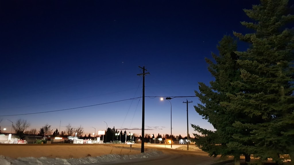 Lamplighter Inn | 1204 2 St N, Three Hills, AB T0M 2A0, Canada | Phone: (403) 443-5919