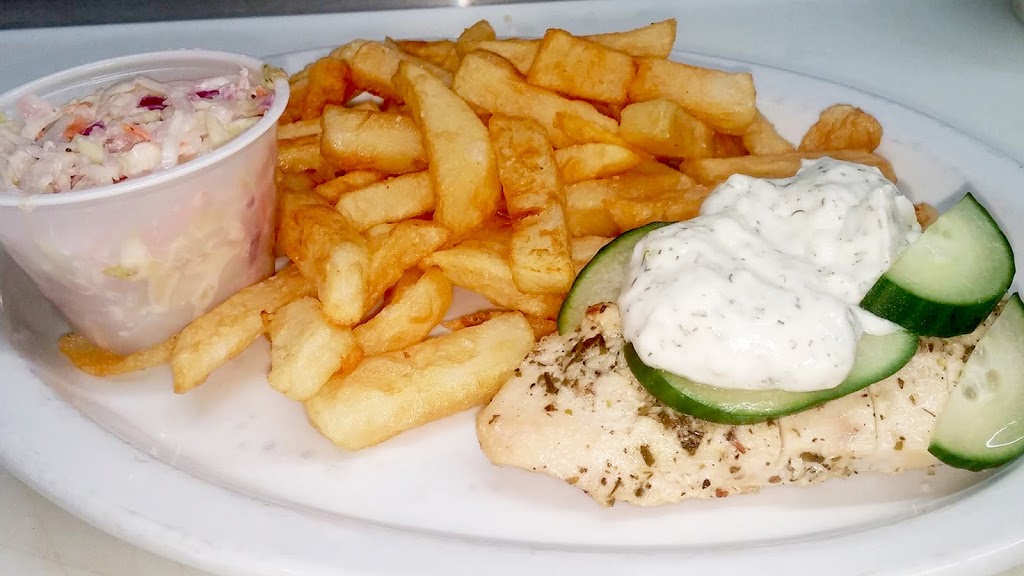 Hoovers Marina & Warfside Restaurant | 5 Erie St, Nanticoke, ON N0A 1L0, Canada | Phone: (519) 587-2776